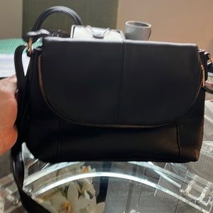 Kelly and Katie 12 “ across rare leather purse handbag